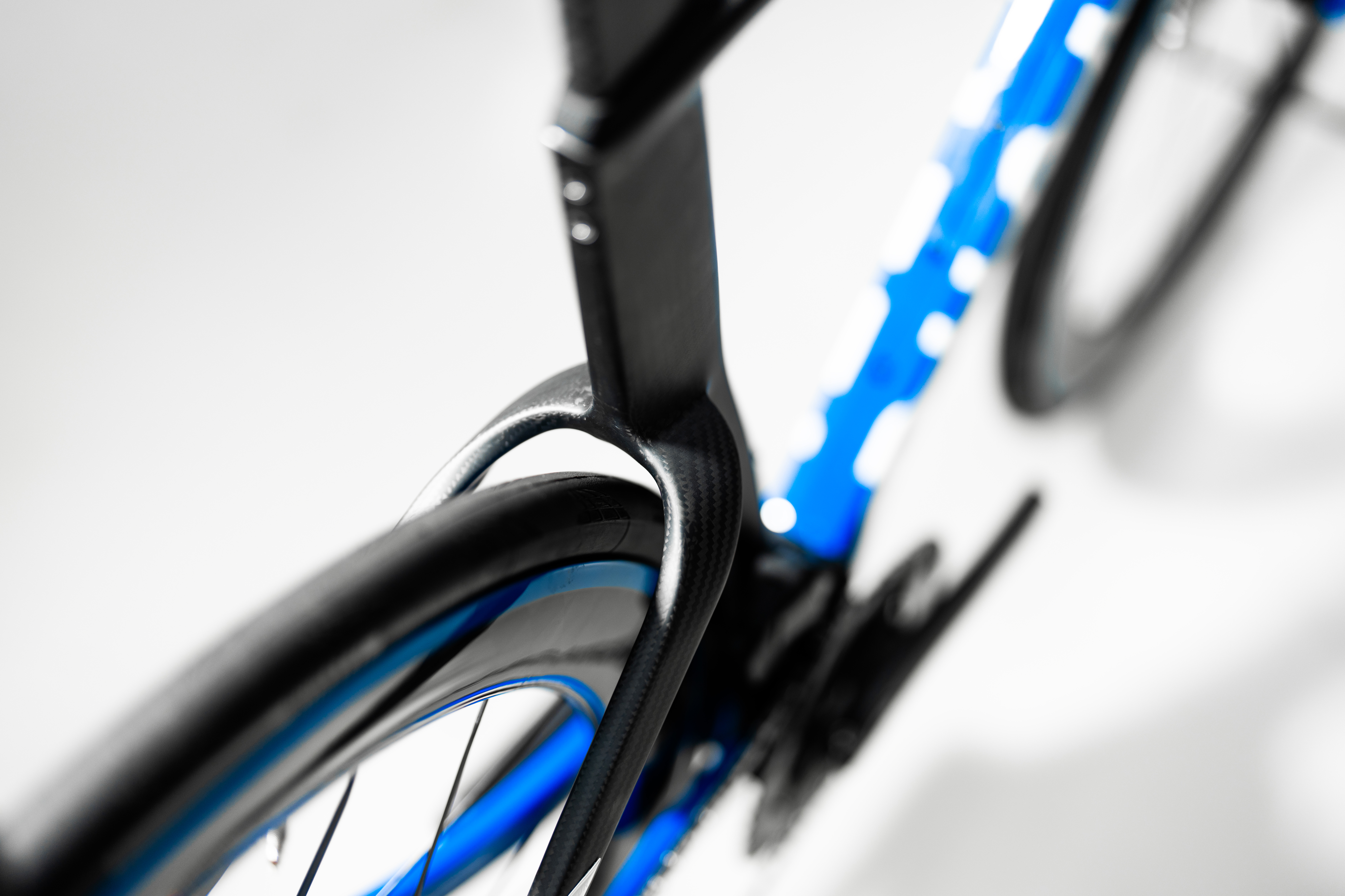 Das Bugatti Factor ONE ist das Ergebnis einer gemeinsamen Vision zweier Marken, die Höchstleistung und Ehrgeiz verkörpern.